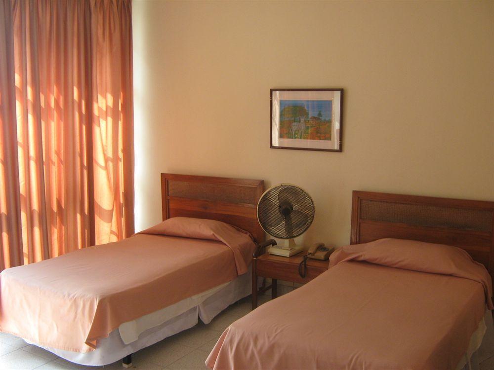 Hotel Royal Plaza Кали Экстерьер фото
