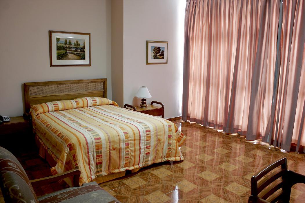 Hotel Royal Plaza Кали Экстерьер фото