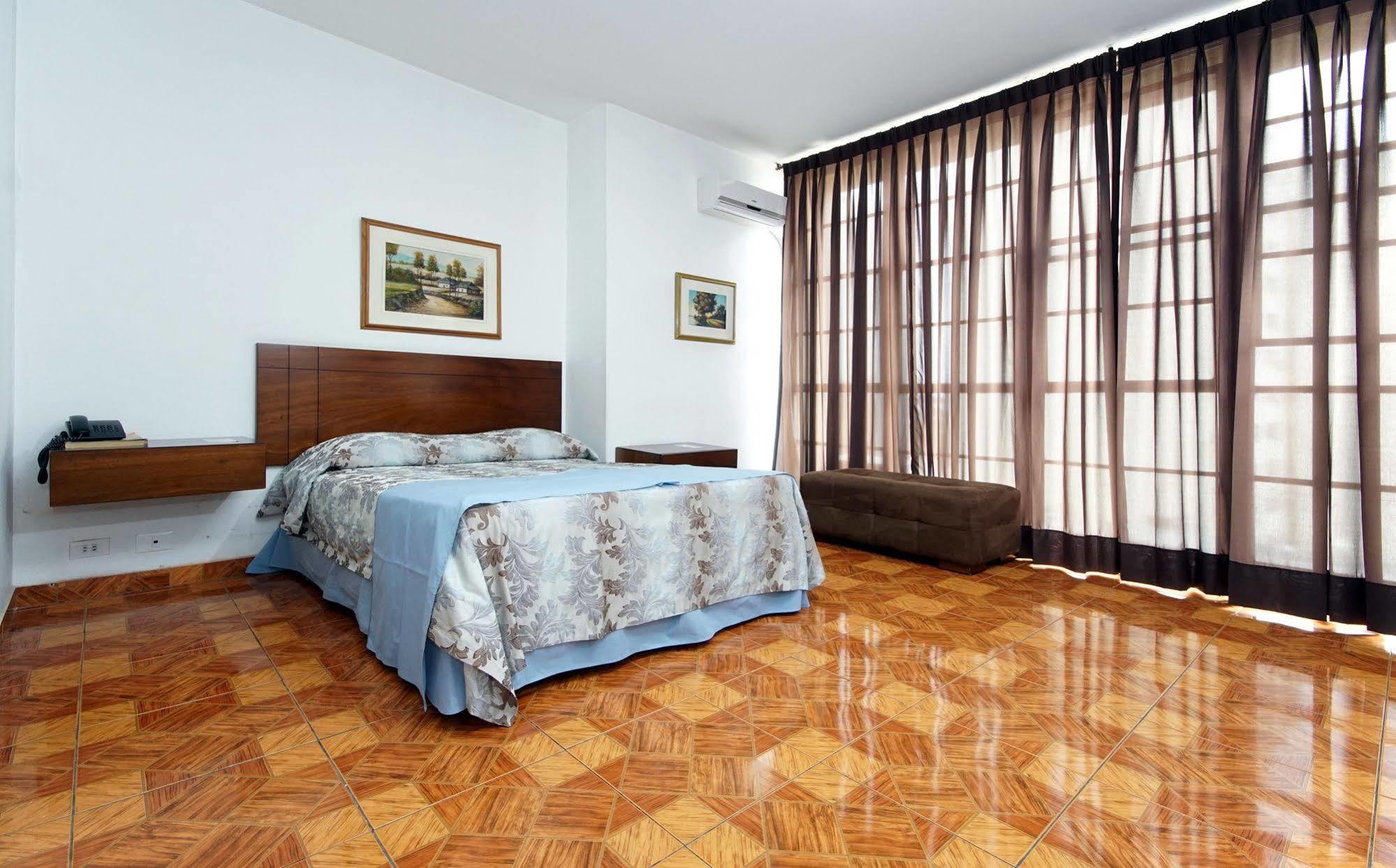 Hotel Royal Plaza Кали Экстерьер фото