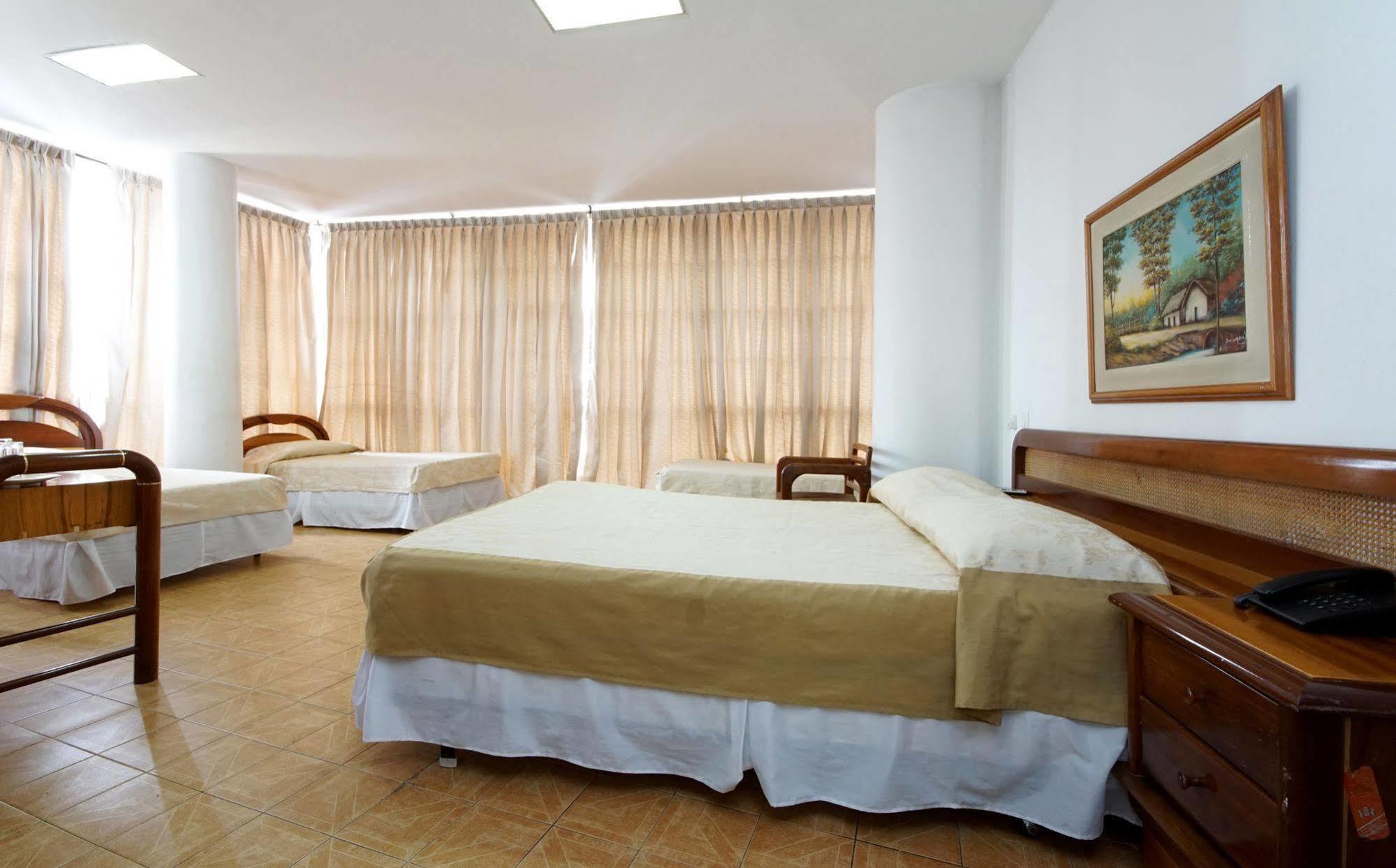Hotel Royal Plaza Кали Экстерьер фото