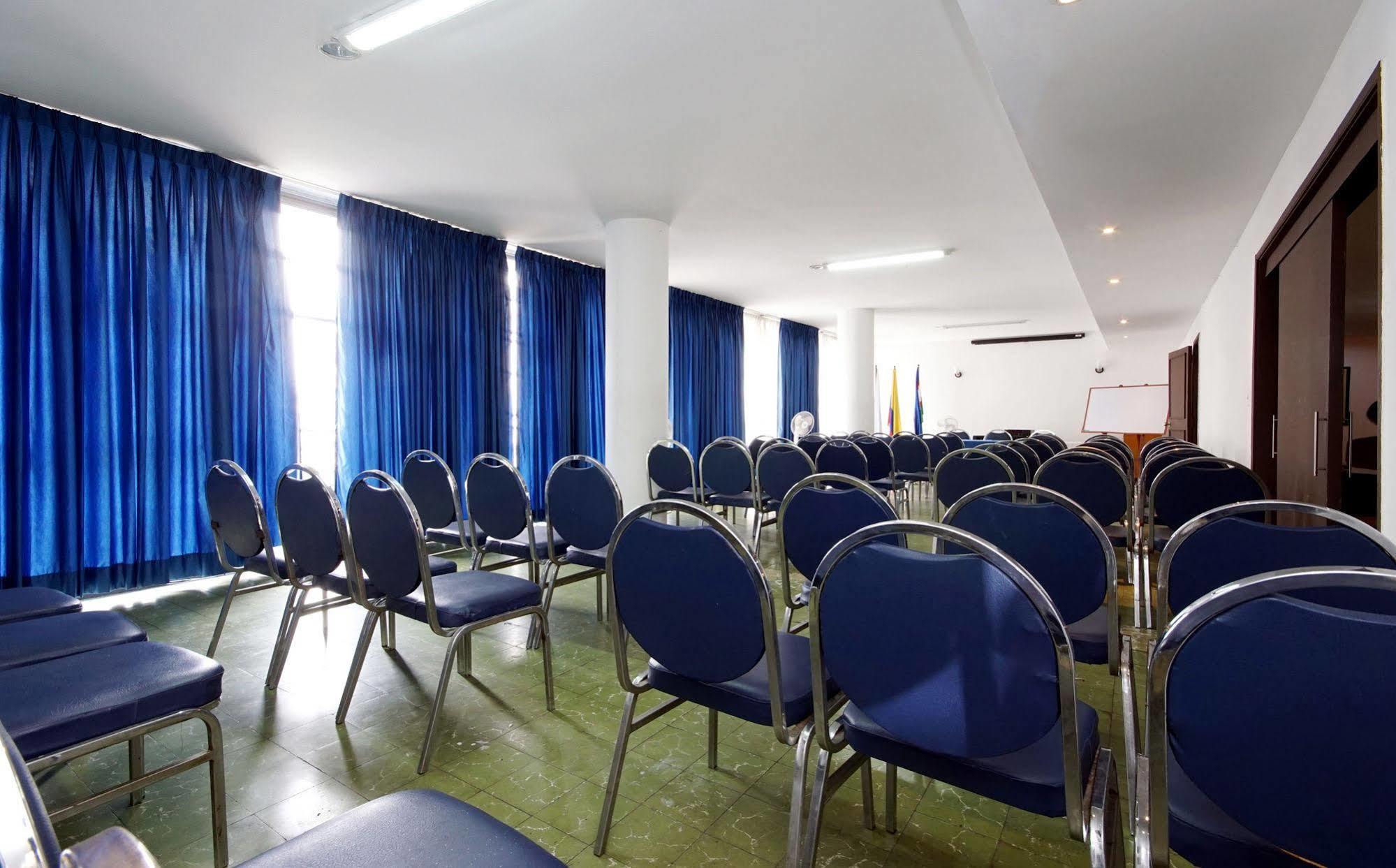 Hotel Royal Plaza Кали Экстерьер фото